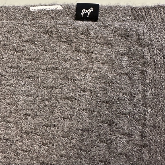 NWOT | Echo New York | Grey Patterned Knit Scarf - Picture 14 of 16